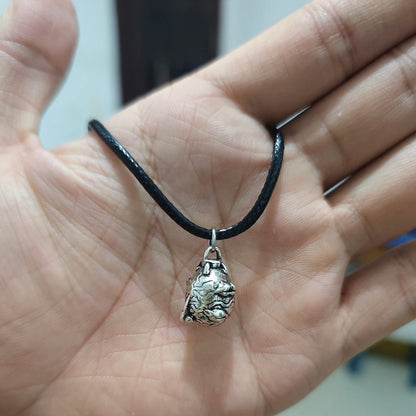 Berserk Behelit Egg of the King Necklace – Retro Griffith & Guts Copper Pendant, Anime Jewelry Cosplay Gift