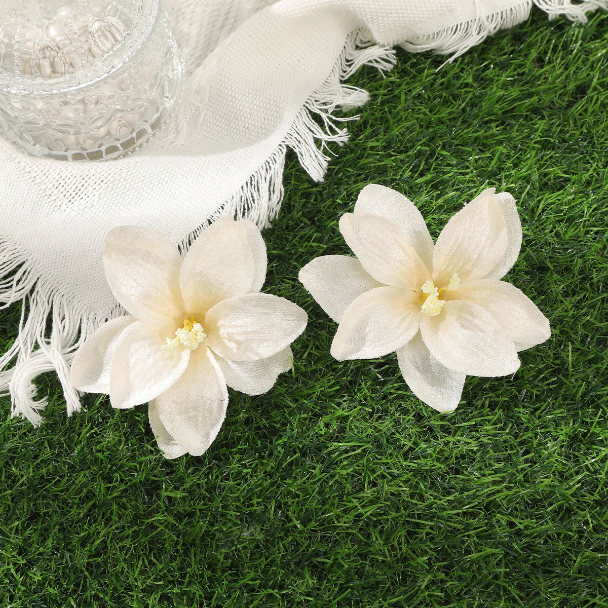 Simulated Orchid Flower Hairpins – White & Pink Hair Clips for Women, Summer Travel Seaside Fashion Headwear