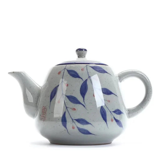 900ml Ceramic Teapot - Vintage Blue and White Porcelain Tea Pot with Handle, Built-In Filter & Elegant Handpainted Design