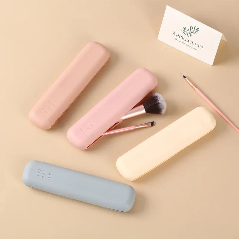 Travel Silicone Makeup Brush Holder — Portable Waterproof Cosmetic Sponge & Brush Case for Women and Girls