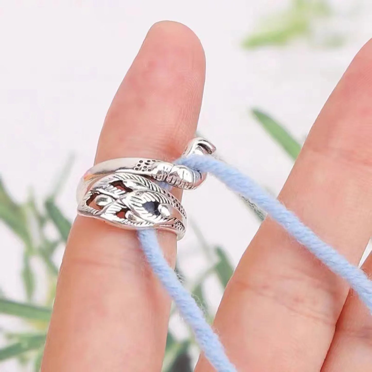 Metal Peacock Finger Ring Blade Needle - Handmade Knitting Tool for Braiding, Crochet, and Wool Crafts