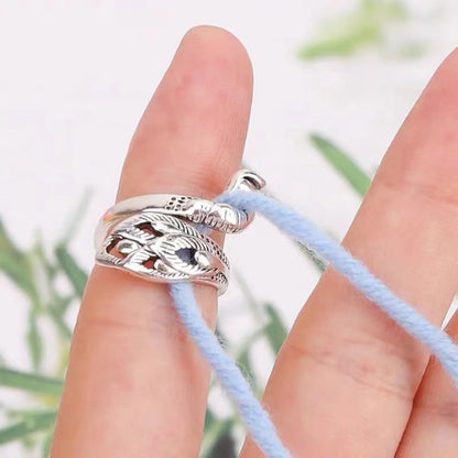 Metal Peacock Finger Ring Blade Needle - Handmade Knitting Tool for Braiding, Crochet, and Wool Crafts