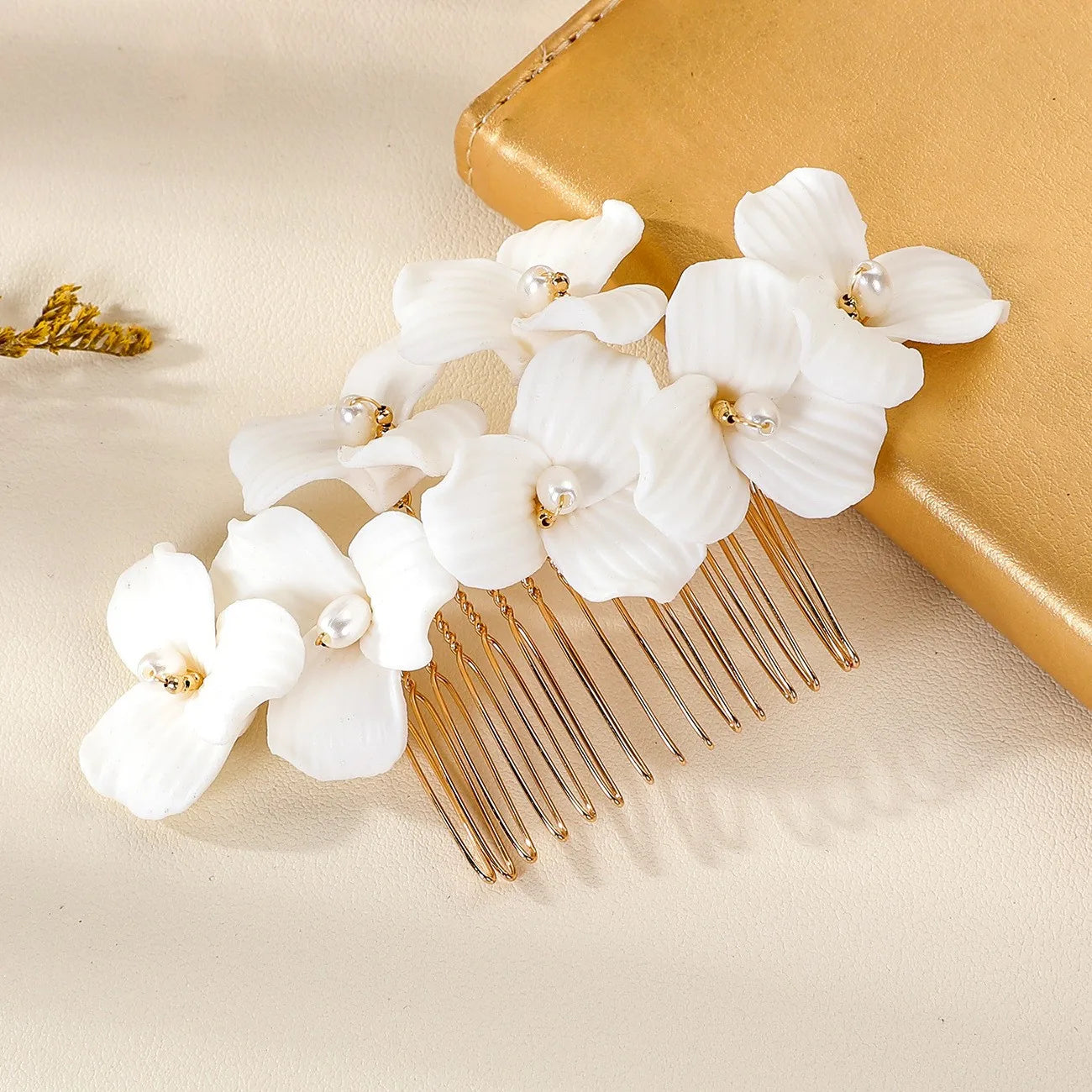 Mini White Ceramic Flower Hair Combs – Simple Pearl Side Clips, Elegant Wedding Hairpins, Bride Headdress for Women