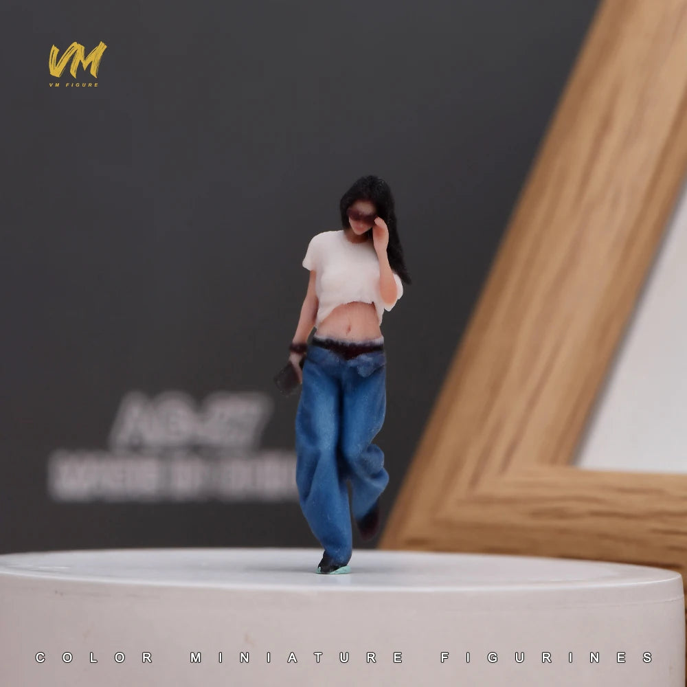 3D Miniature Figures - 1/64 Scale Racer Photographer Casual People Scene Props Model Ornaments for Vehicle Decor