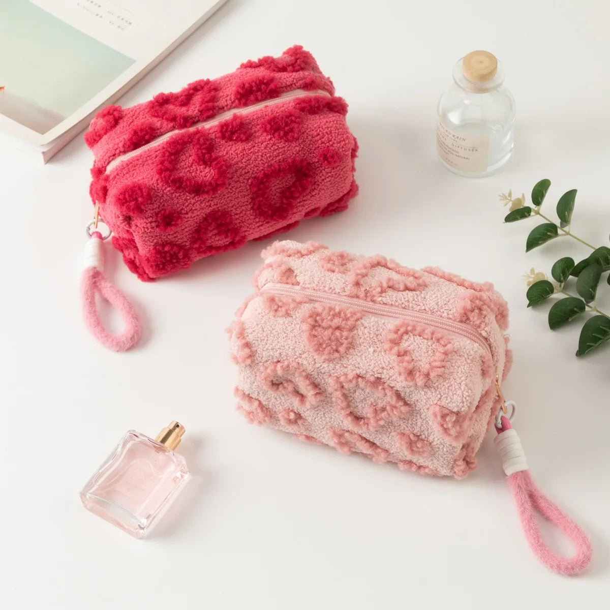 Ins Sweet Plush Makeup Bag – Large Capacity Cute Cosmetic & Toiletries Storage, Portable Travel Bag