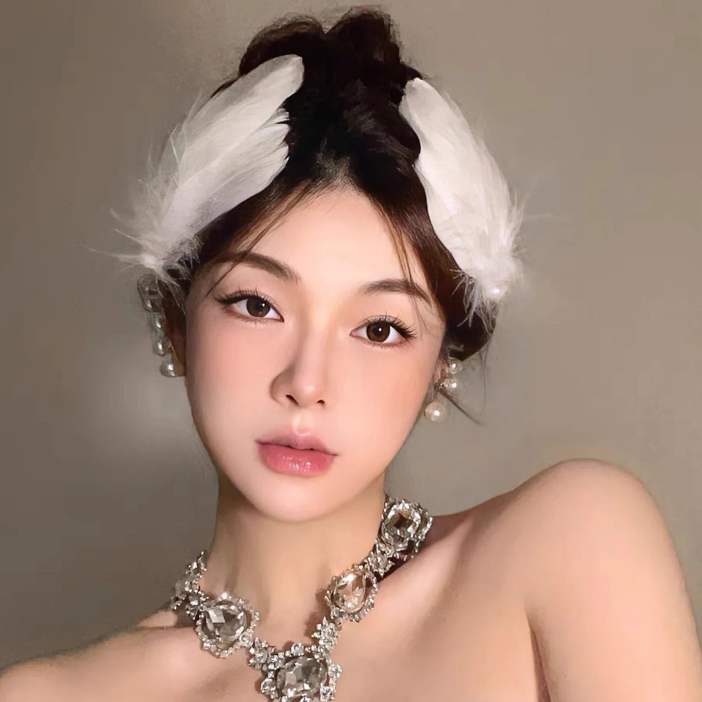 White Swan Feather Hairpin – Ballet Style Side Clip with Faux Pearl for Girls, Party & Stage Performance Accessories