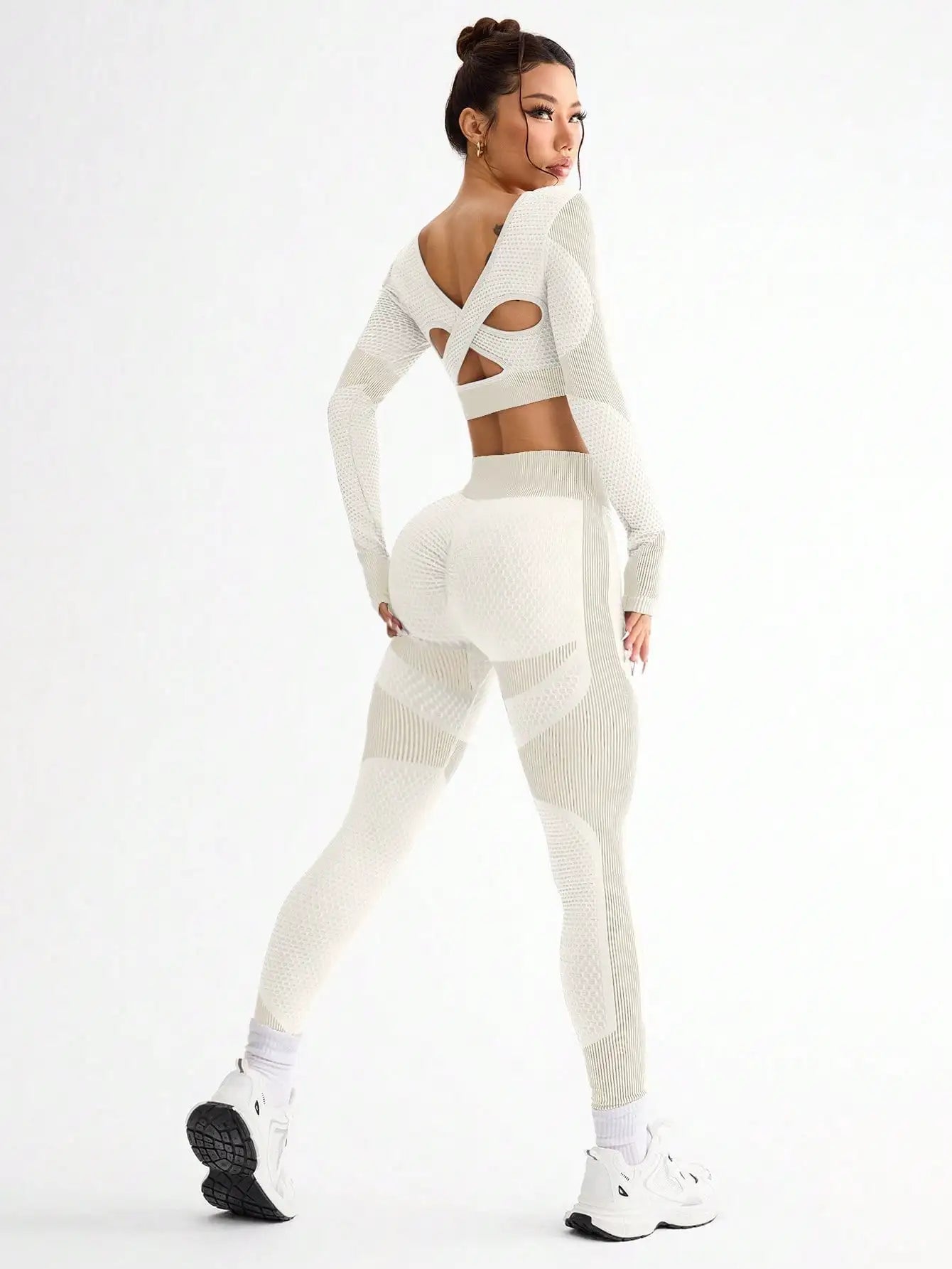 2PCS Women’s Seamless Yoga & Fitness Set – Breathable Tight Running Sports Outfit
