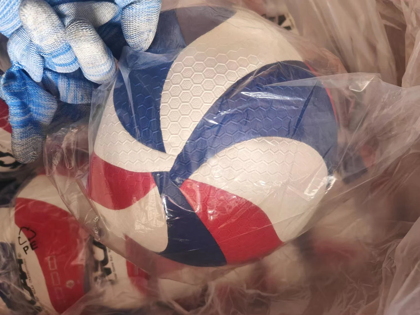 MOLTEN USA NCAA 5000 Official Game Volleyball – Championship-Approved Sports Ball
