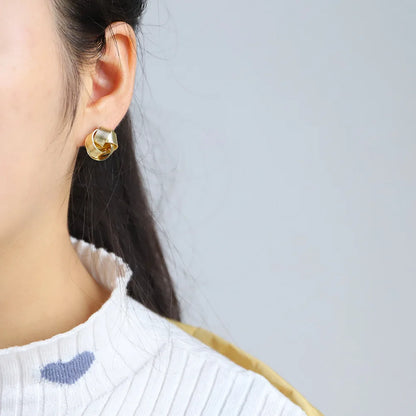 Gold Twisted Flower Stud Earrings – Creative Small Metal Jewelry for Women
