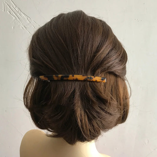 Korean Pearl White Spring Hair Clip – Refreshing Ponytail Clip for Short Hair & Half Up Styles