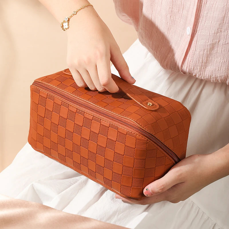 Plaid PU Cosmetic Bag: Luxury Large-Capacity Makeup Pouch - New Multifunctional Travel Toiletry Handbag