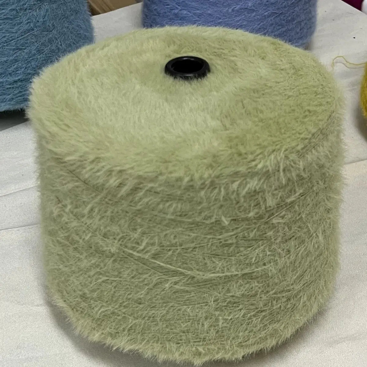 250g Mink Velvet Yarn – Soft Non-Pilling Long & Short Hair Yarn for Shawls, Coats, Scarves & Baby Sweaters