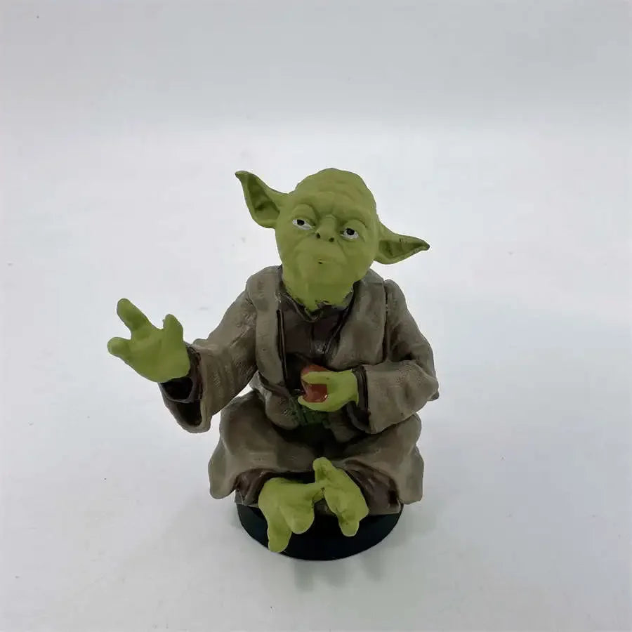Star Wars Master Yoda 7cm Figure — Action Statue Ornament for Car or Desk Decor Toy