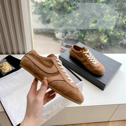 German 2025 Women’s Leather Sneakers — Retro Lace-Up Flat Training Shoes, Large Size Forrest Gump Style