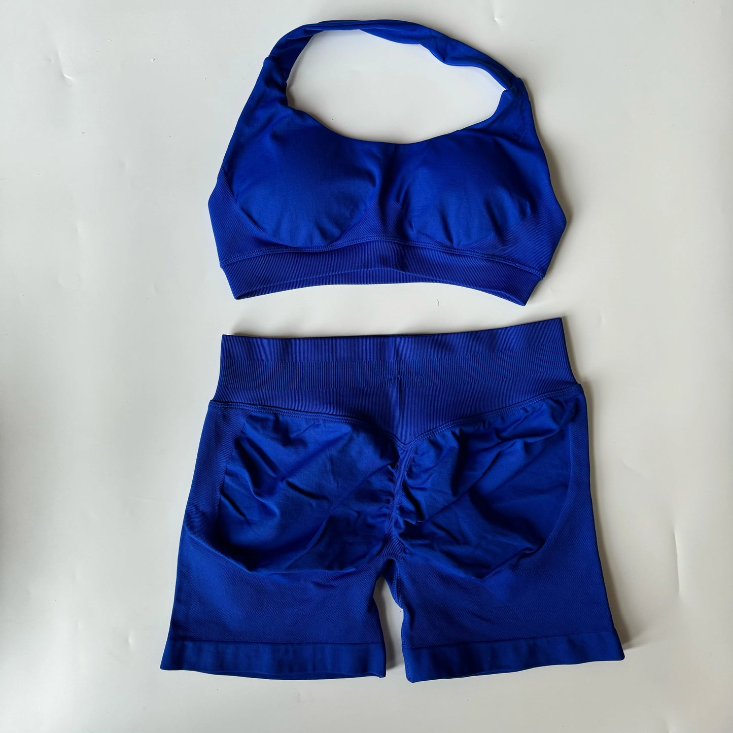 2PCS Seamless Yoga Workout Set – Scrunch Shorts & Halter Sports Bra Gym Fitness Outfit