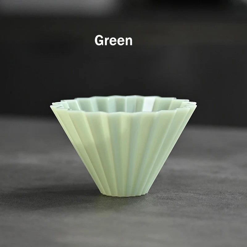 Handmade V-Shaped Resin Coffee Dripper Filter Cup, Origami Pour Over Brewer for 1–2 People Home Use Anti-Fall Coffee Brewing Tool