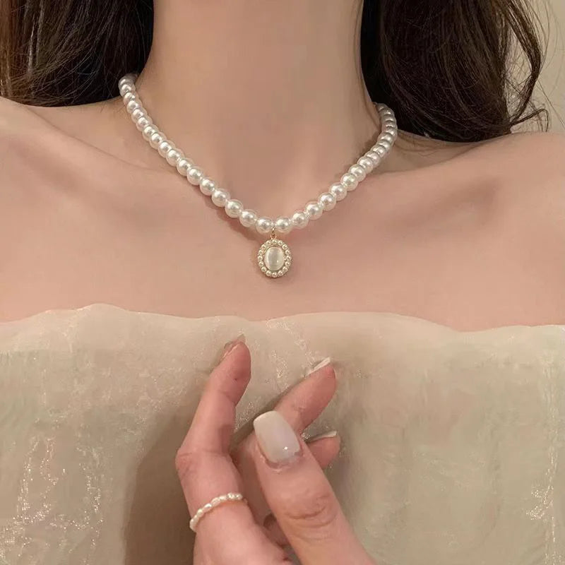 Women's Elegant Pearl Pendant Necklace - Fashion White Imitation Pearl Choker for Weddings & Special Occasions