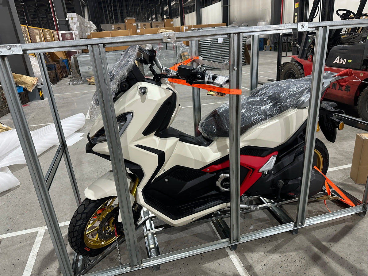 TC XBurner A7 Electric Motorcycle - 72V 13000W Mid-Drive, 100Ah Battery, 120KM/h EEC COC Model