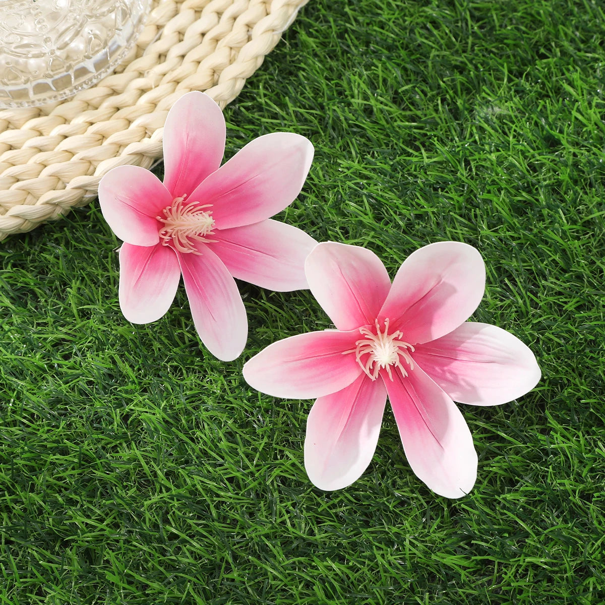 Simulated Orchid Flower Hairpins – White & Pink Hair Clips for Women, Summer Travel Seaside Fashion Headwear