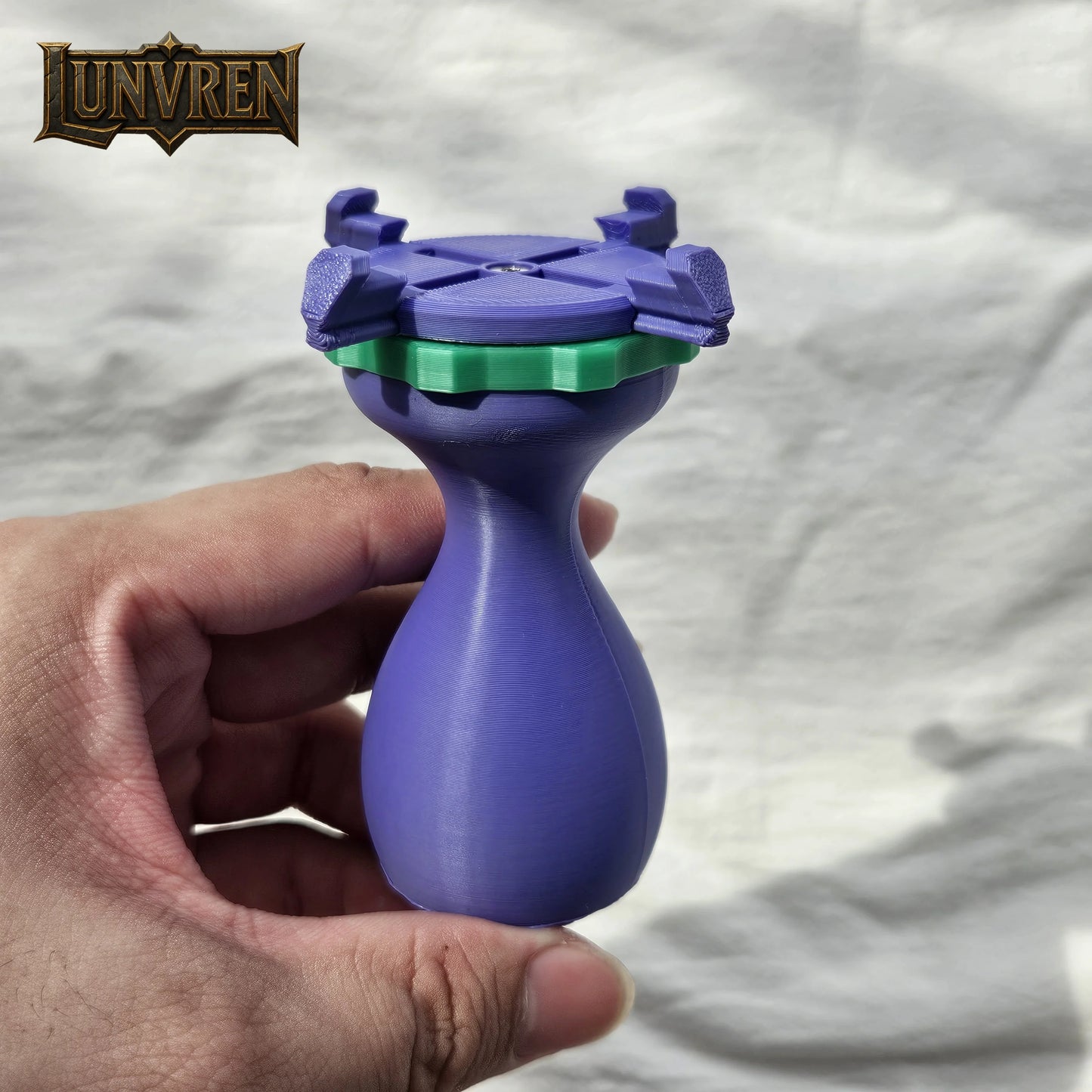 Ergonomic Miniature Painting Handle – Compatible with 20–50mm Bases for 40K, D&D & Tabletop Hobby Miniature Painting