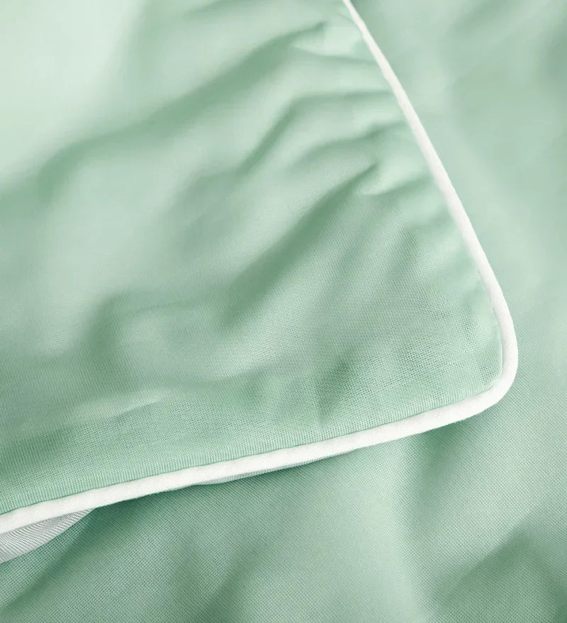 High-Quality Cooling Blanket – Smooth Air-Conditioning Comforter, Lightweight Summer Quilt with Double-Sided Cooling Fabric