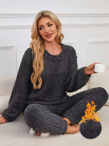 Two-Piece Autumn & Winter Pajama Set – Thick Fleece-Lined Coral Velvet Long-Sleeve Top and Pants, Warm Home Wear