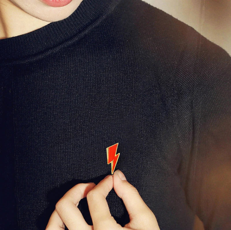 Glam Rock Enamel Pins – Bowie & Aladdin Lightning Style Badge for Men & Women, Rock Music Fan Gift