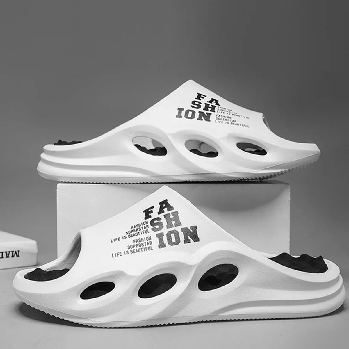 Men’s Fashion Massage Slippers – Indoor & Outdoor Summer Sandals, Thick Sole Non-Slip Flip Flop Slides