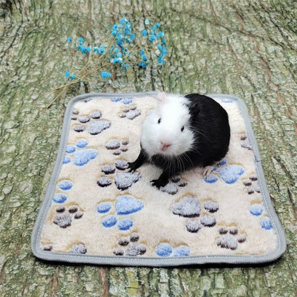Soft Sleep Mat for Small Pets – Plush Bed Blanket for Hamsters, Puppies, Kittens, Rabbits & Guinea Pigs