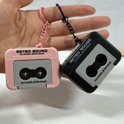 Retro Recorder Keychain - 15-Second Voice Recorder Cassette Tape Pendant for Bags, Couples & Friends