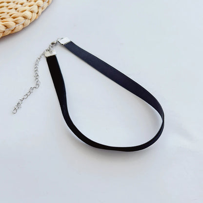 Vintage Black Velvet Choker - Simple Strap Neckband Collarbone Necklace Fashion Accessory