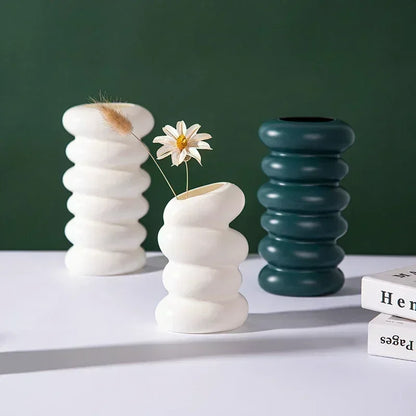 Nordic-Style Plastic Flower Vase - Decorative Hydroponic Pot for Home and Office Desk, Elegant Floral Arrangement Container for Modern Decor