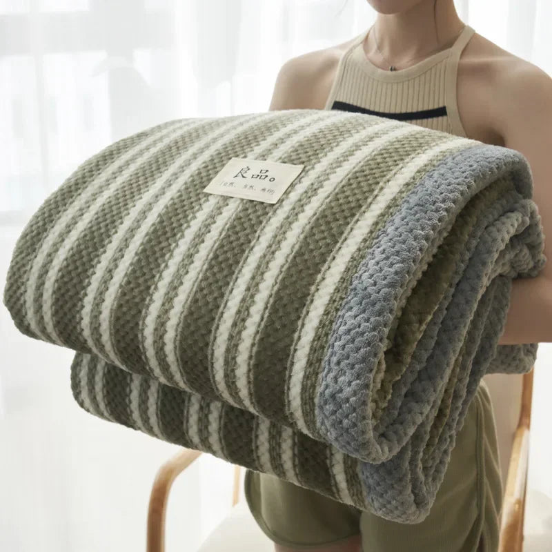 Soft Chenille Knit Throw Blanket - Machine-Washable Crochet Blanket for Couch & Bed