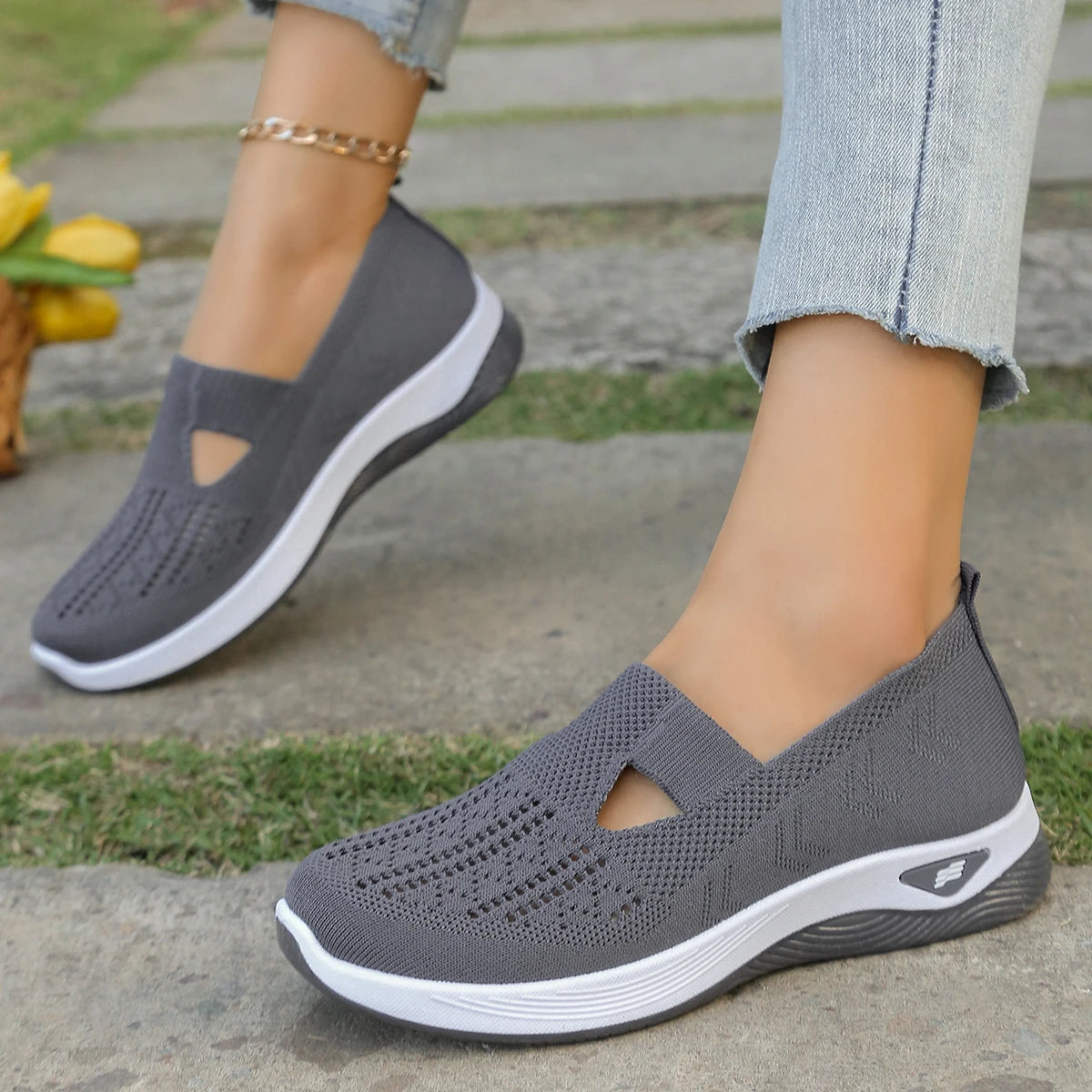 Women’s Casual Summer Sneakers - Lightweight Solid Flat Shoes for Everyday Four Season Wear