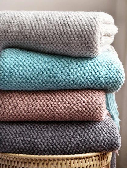Textile City Knitted Blanket – Thick Waffle Corn Grain Embossed Throw with Tassels, Winter Warm Bedspread 130x240cm