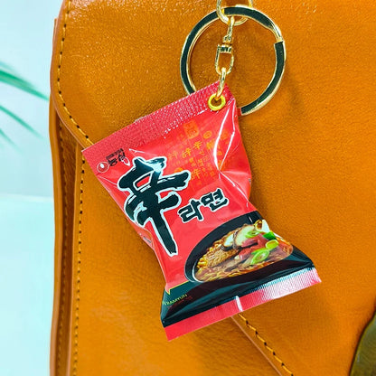 Simulation Instant Noodles Keychain – Mini Snack Phone Pendant Bag Charm, Christmas and New Year Gift Accessory