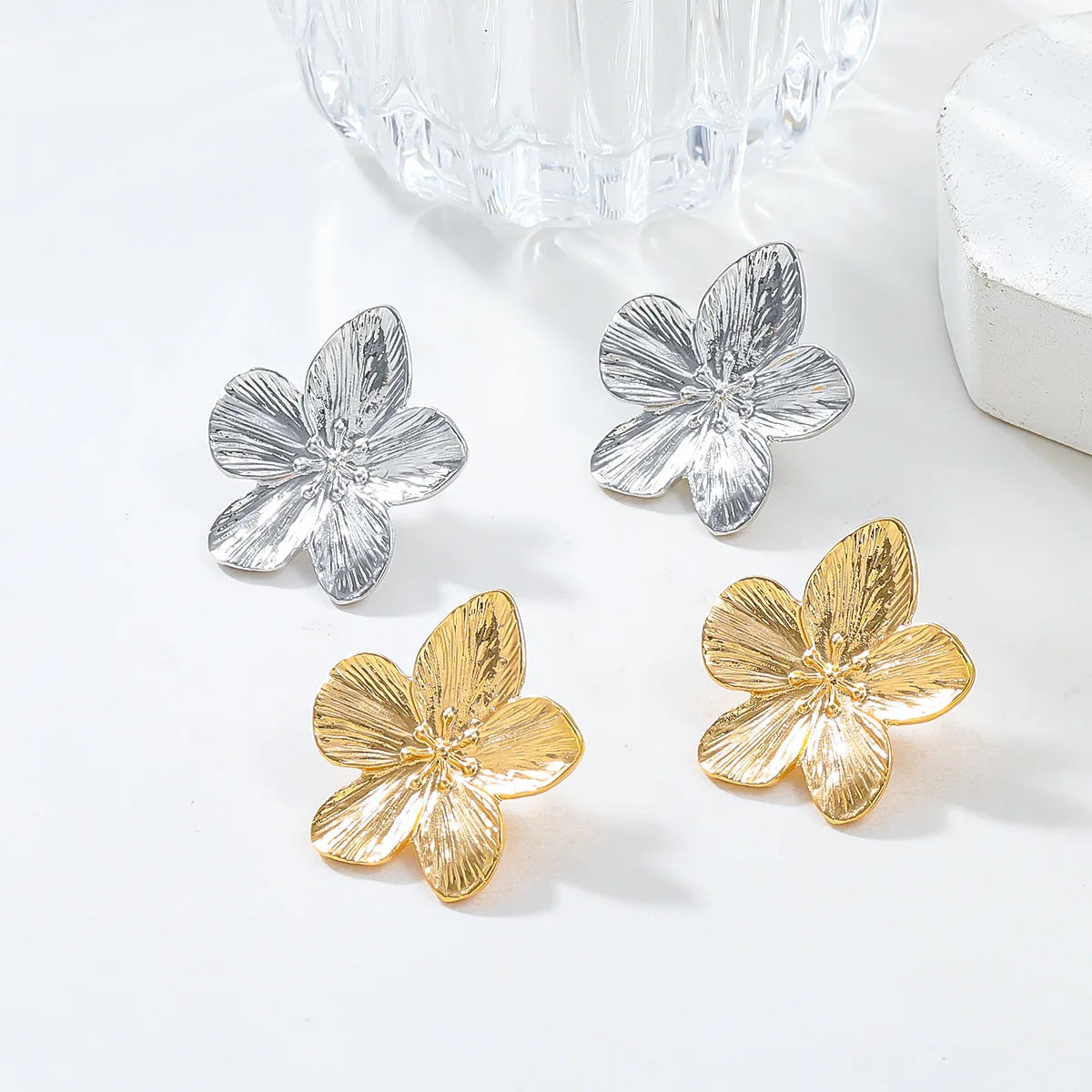 2PC Women's Trendy Stainless Steel Flower Earrings – Fashionable Outdoor Travel & Party Gifts