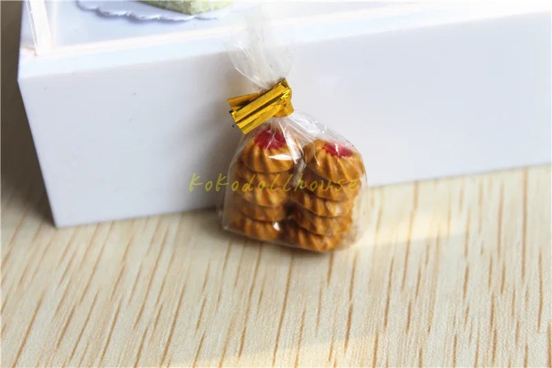 1/12 Miniature Dollhouse Cake – Pretend Play Dessert Toy for Blythe & BJD Dolls