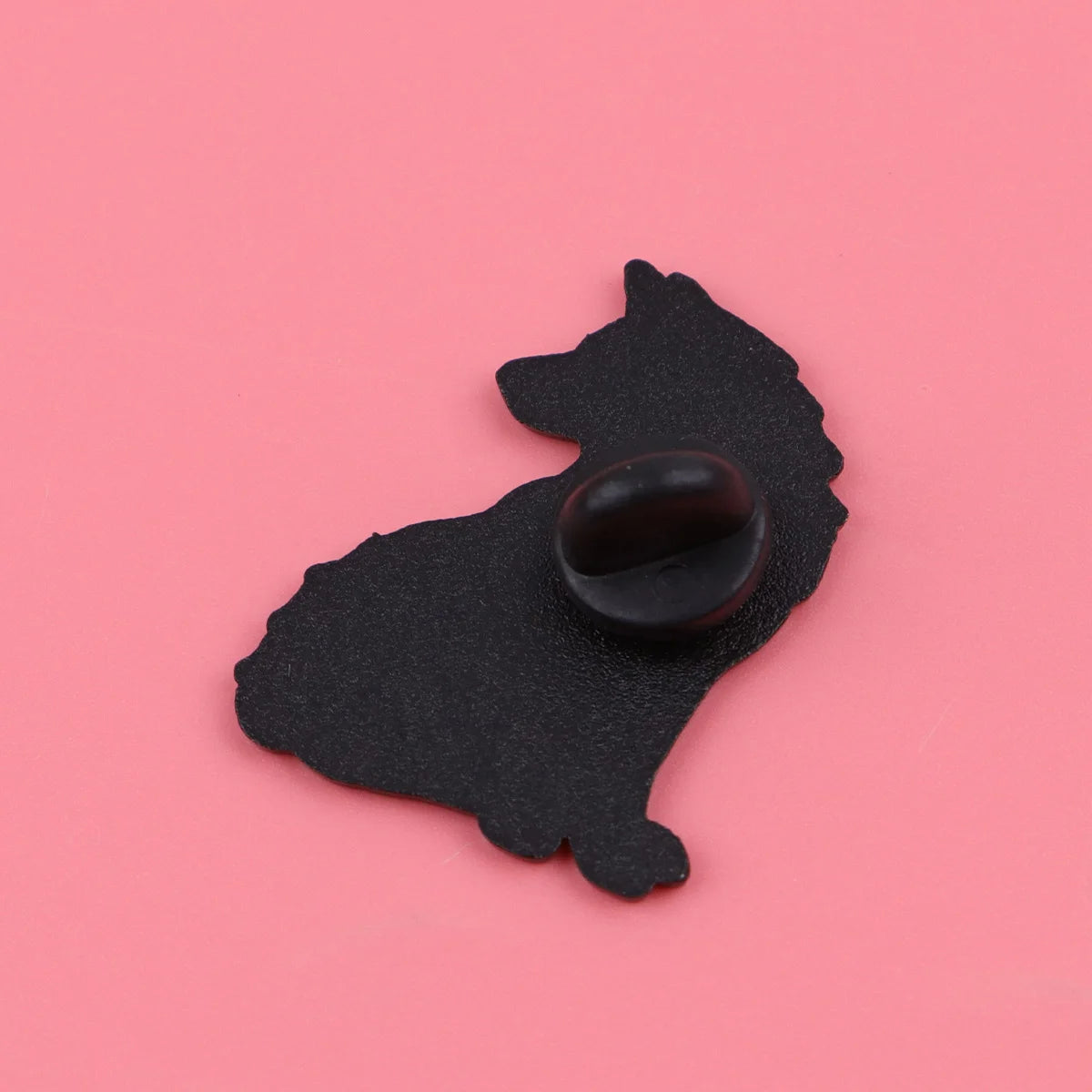 Cool Wolf Enamel Lapel Pin – Forest Animal Badge for Hats, Clothes & Backpacks, Decorative Jewelry Accessories Gift for Friends