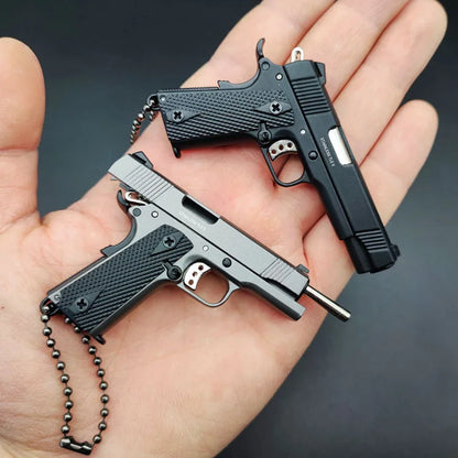 Mini 1:3 Metal Gun Model Keychain – 1911 Toy Pistol, Simulation Game Model for Children, Collectible Gift