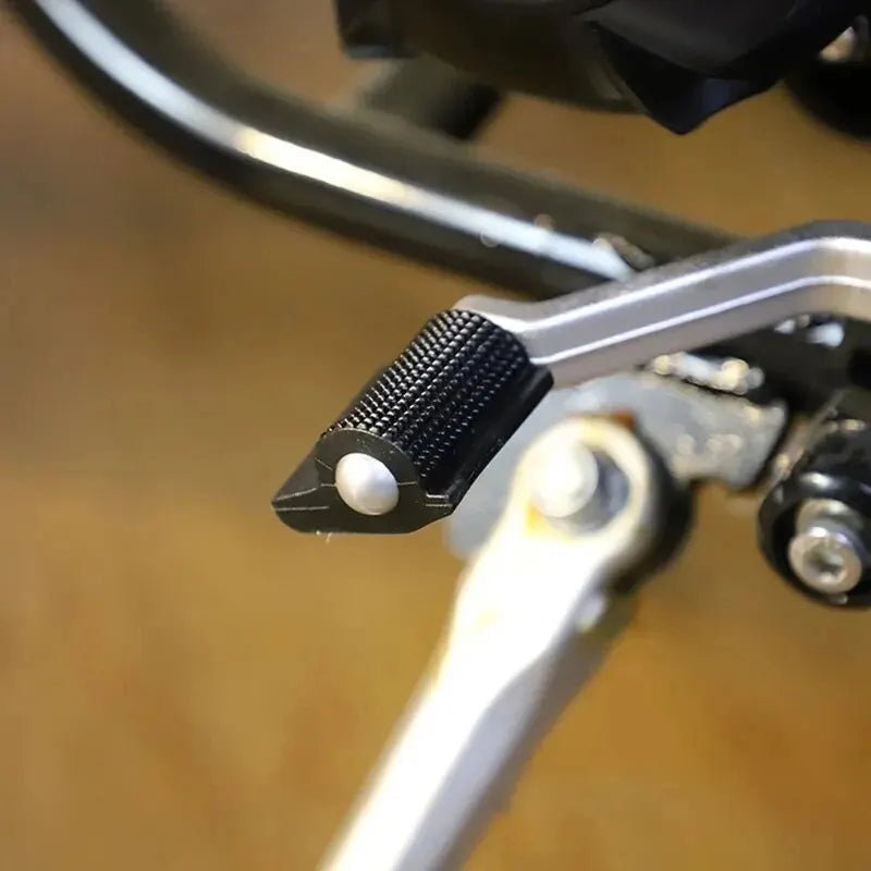 Universal Motorcycle Gear Shift Lever Rubber Cover — Anti-Skid Foot Peg Toe Gel Accessory for Honda, Kawasaki, Yamaha