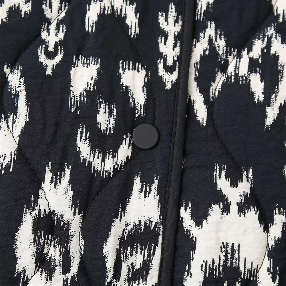 PB&ZA 2024 Spring Women's Fashion – Elegant Short Quilted Jacket Coat with Printed Design, Versatile Round Face Cut