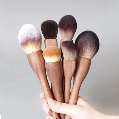 New European Vintage Wood Handle Makeup Brush – High-Quality Walnut Soft Powder, Blush & Foundation Contour Brush