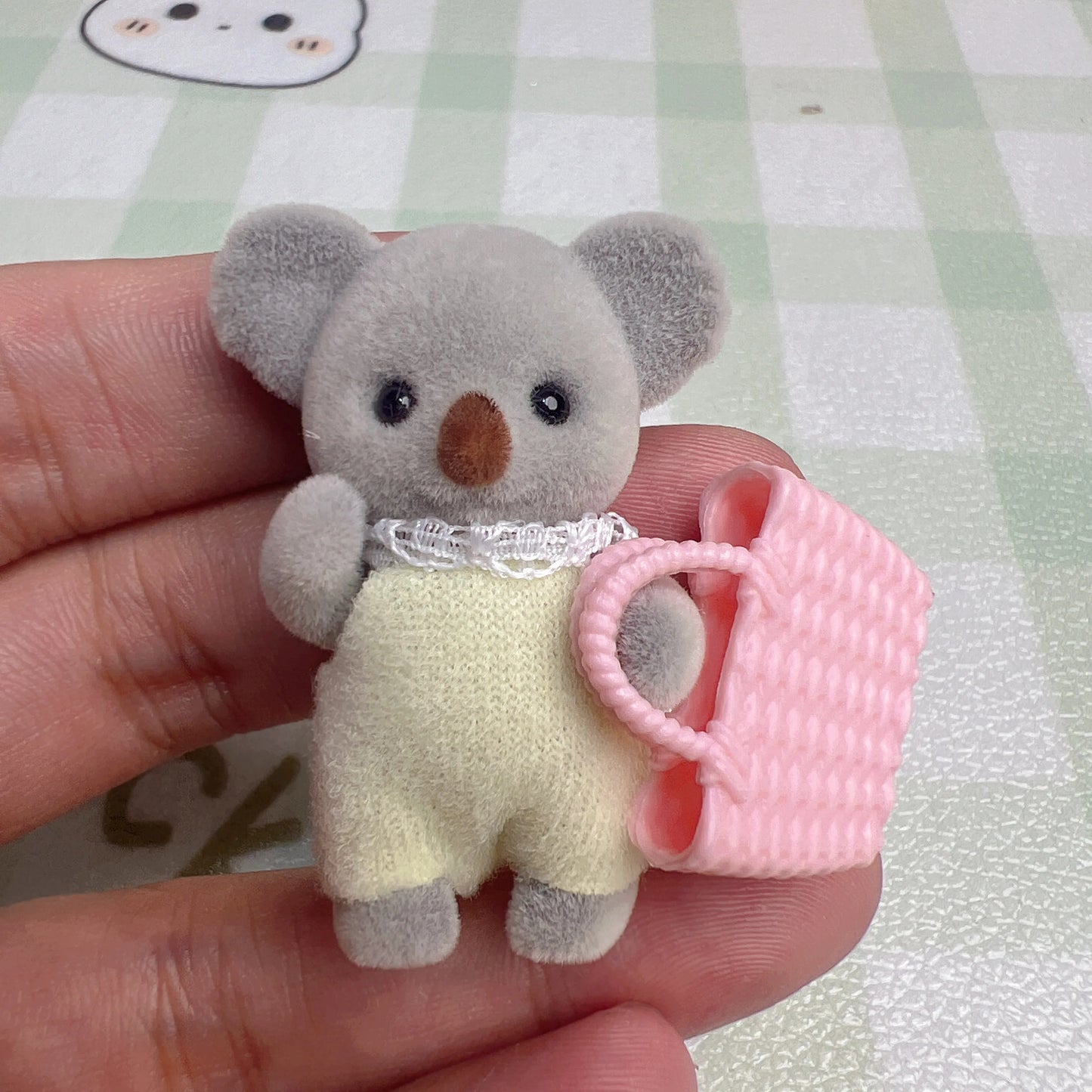 Sylvanian Families Blind Keychain Accessories – Original Mini Figures & Kids’ Toy Kitchen Set