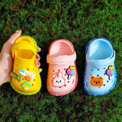 Summer Kids Sandals – Soft Anti-Skid Cartoon Hole Slippers for Boys & Girls, DIY Beach Shoes