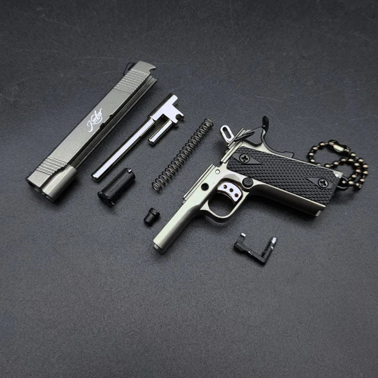 Mini 1:3 Metal Gun Model Keychain – 1911 Toy Pistol, Simulation Game Model for Children, Collectible Gift