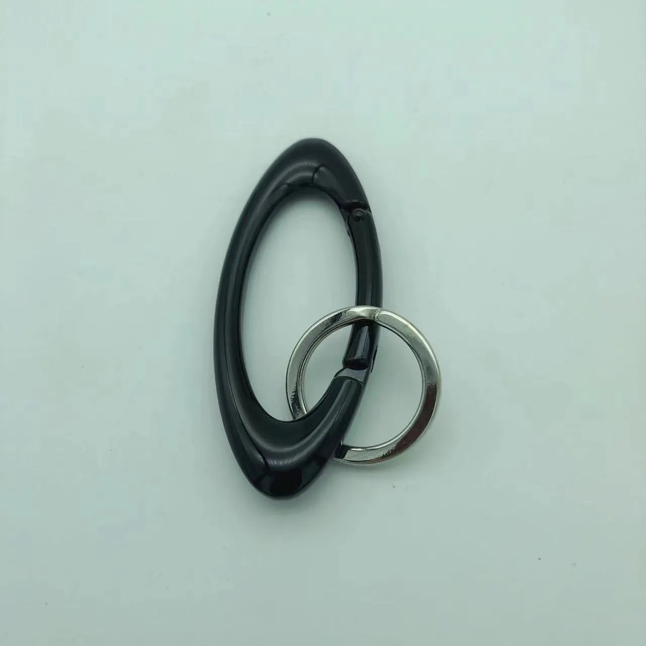 Zinc Alloy Mountaineering Carabiner Keychain – Multifunctional Belt Buckle Blackout
