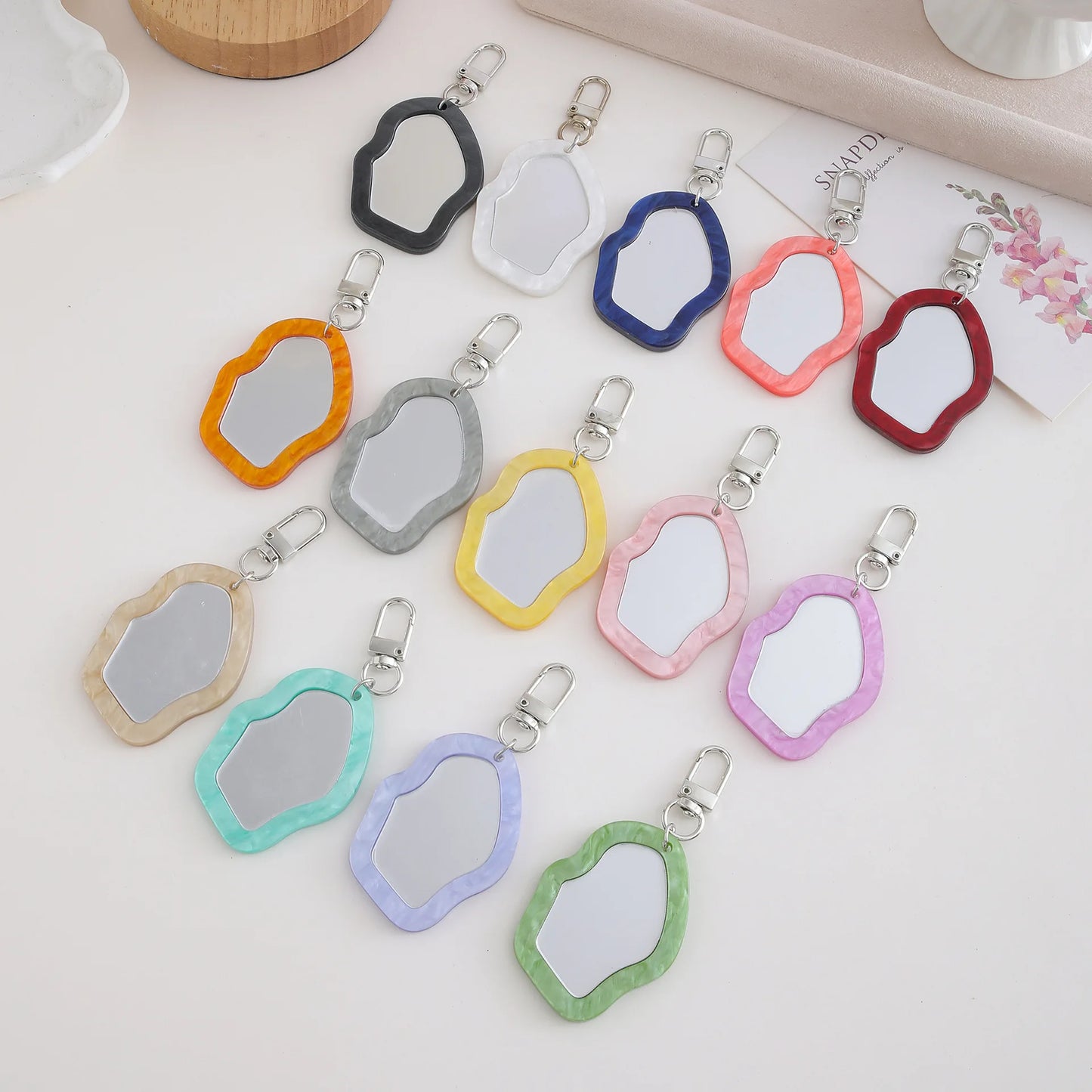 Mini Resin Makeup Mirror Keychain - Irregular Portable Touch-Up Mirror Bag Charm for Purses & Backpacks