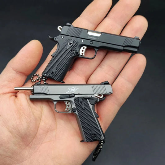Mini 1:3 Metal Gun Model Keychain – 1911 Toy Pistol, Simulation Game Model for Children, Collectible Gift