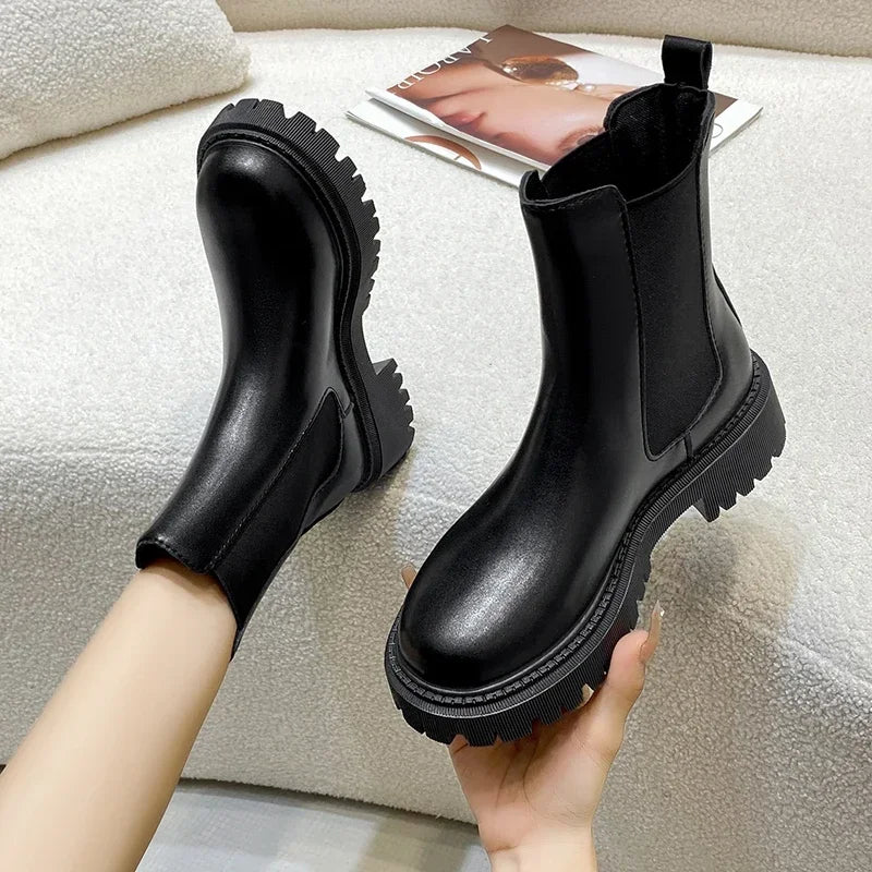Women’s 2024 Thick-Soled Winter Boots – Comfortable Elegant Autumn Short Outdoor Shoes